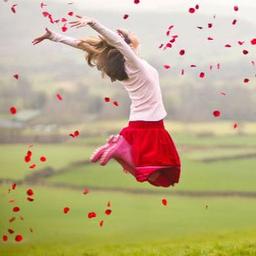 Chaîne de personnes jeunes, en bonne santé, joyeuses, qui réussissent et heureuses🤩👍